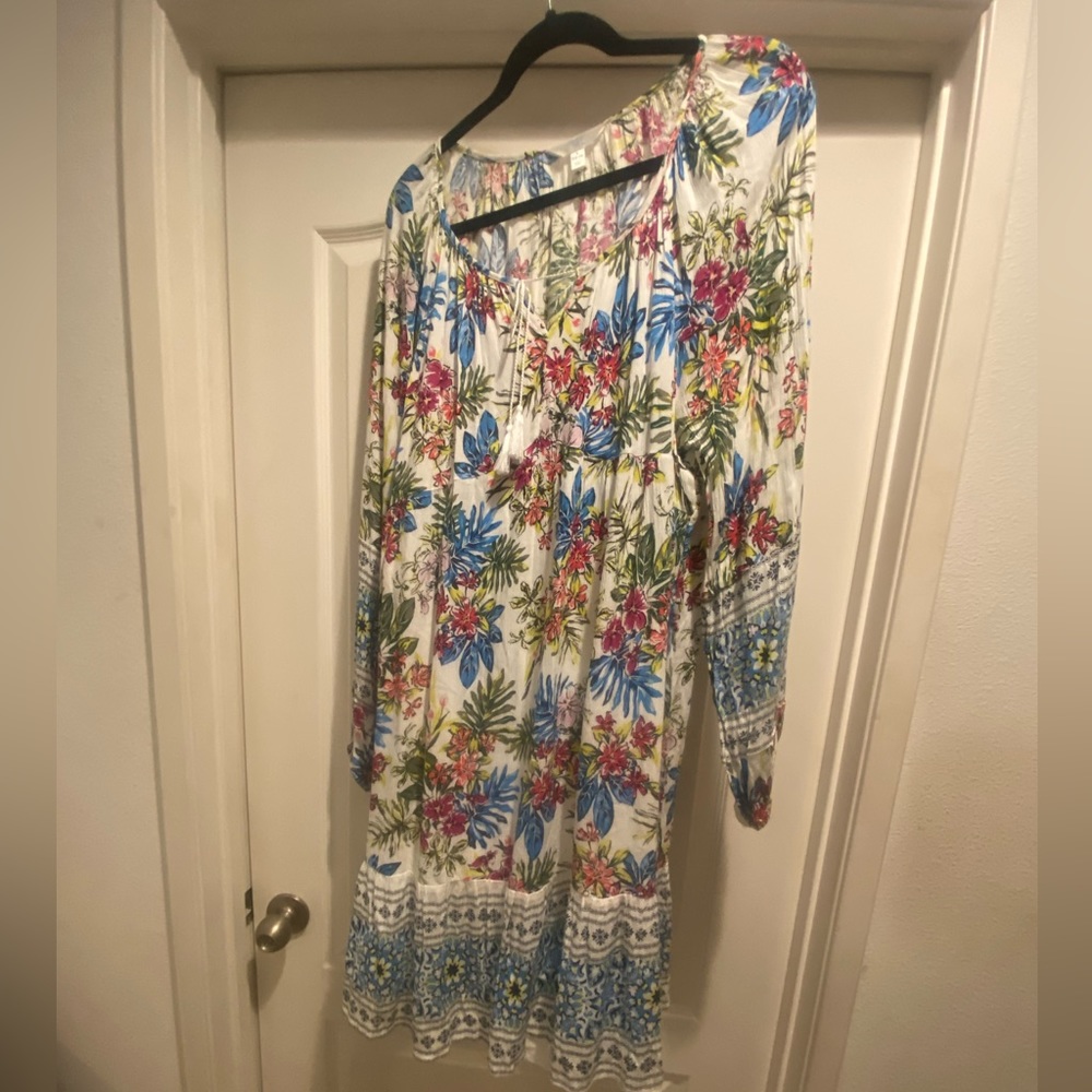What a nice flower spacious flowing flare dress Lg 12-14